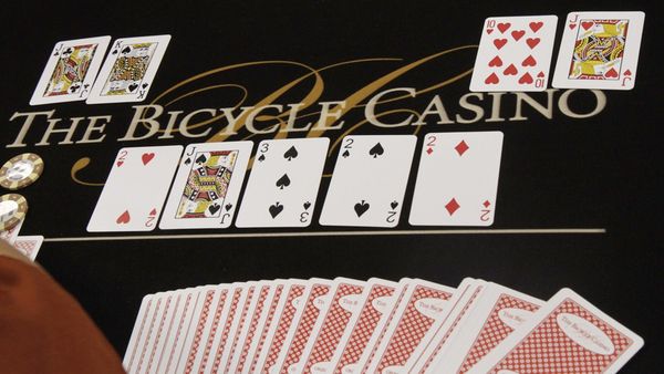 World Poker Tour - Legends of Poker 2012 - Part 2