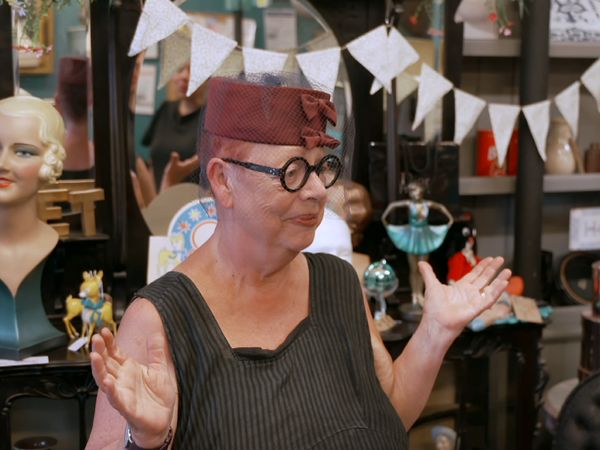 Celebrity Antiques Road Trip - Jo Brand and Kerry Godliman