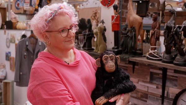 Celebrity Antiques Road Trip - Julie Tatchell and Amanda Middleditch