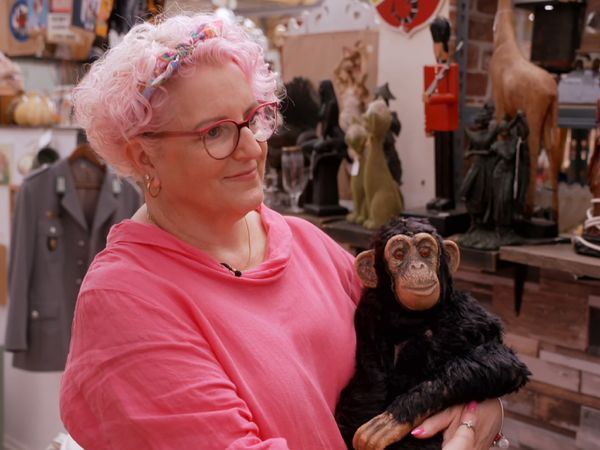 Celebrity Antiques Road Trip - Julie Tatchell and Amanda Middleditch
