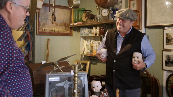 Celebrity Antiques Road Trip - Peter Gunn and Melanie Hill
