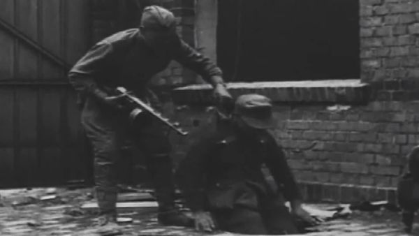 Hitler's Eastern Front - Hitler's Eastern Front: Army Group Center