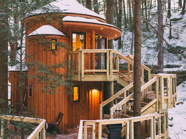 Tiny BNB - Ultimate Treetop Getaways