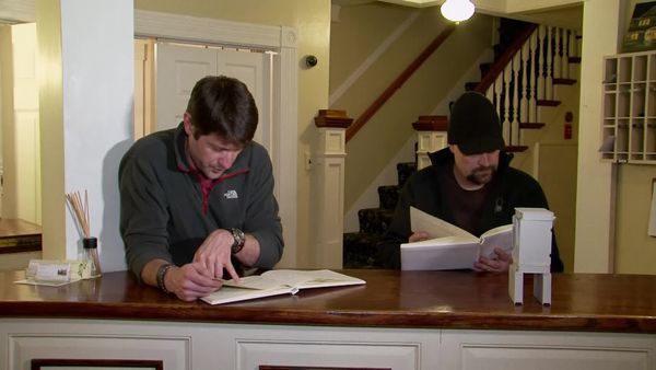 Ghost Hunters - Please Sign the Ghostbook