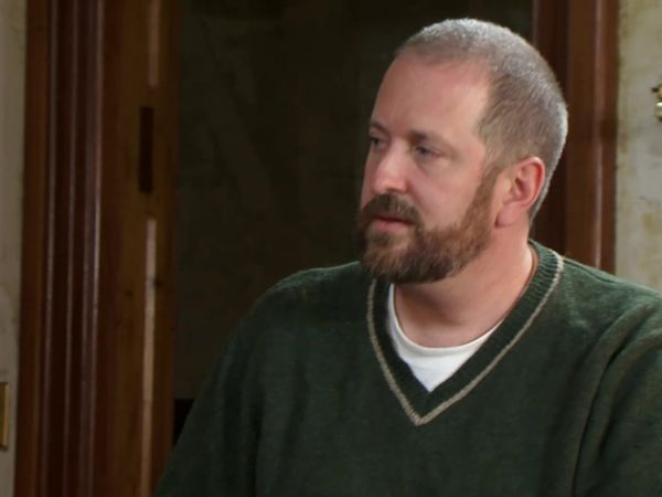 Ghost Hunters - Haunted Home for the Holidays