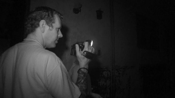 Ghost Hunters - The Plot Thickens