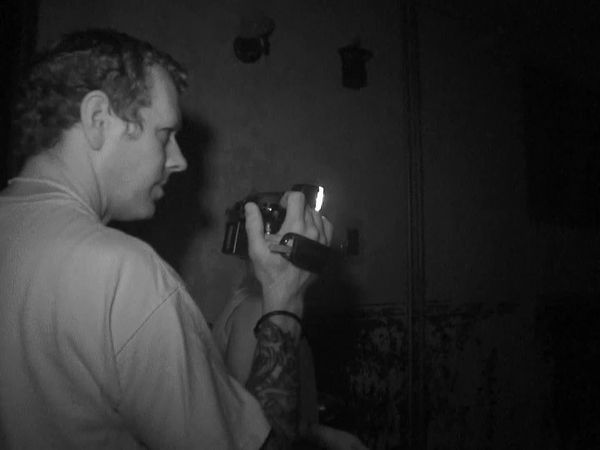 Ghost Hunters - The Plot Thickens