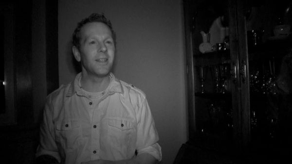 Ghost Hunters - There Ghosts The Neighborhood