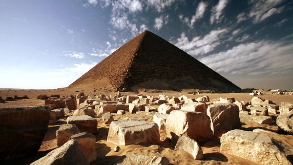 TOP 10 Secrets and Mysteries - El misterio y culto a las momias