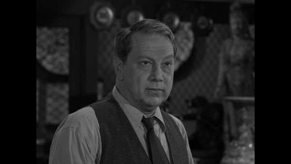 The Twilight Zone - Man in the Bottle