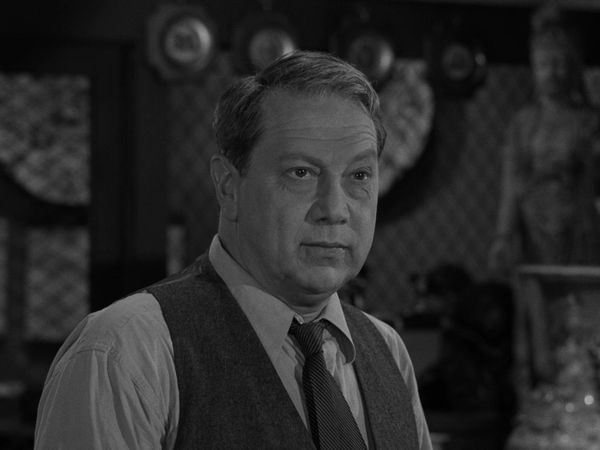 The Twilight Zone - Man in the Bottle