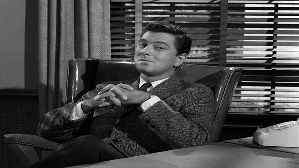 The Twilight Zone - Ring-A-Ding Girl