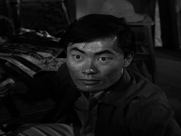 The Twilight Zone - Stopover in a Quiet Town (aka Strangers in Town)