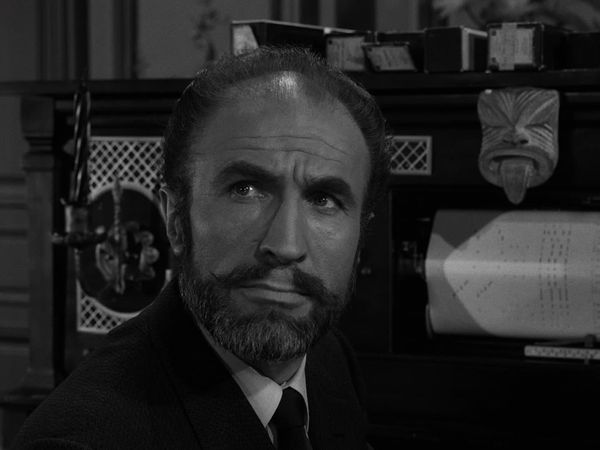 The Twilight Zone - A Piano in the House