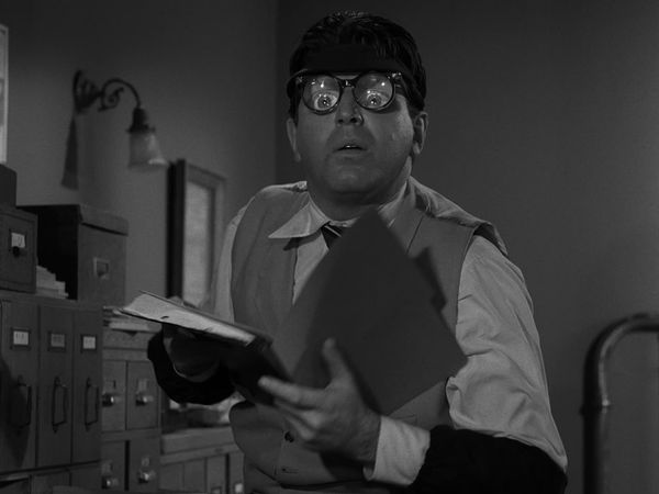 The Twilight Zone - Four O'Clock