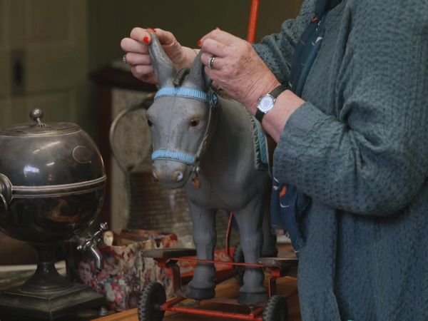 Antiques Road Trip - Tim Medhurst and Margie Cooper, Day 4