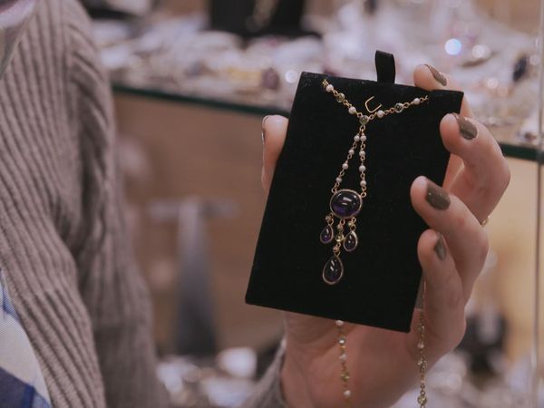 Antiques Road Trip - Izzie Balmer and Ishy Kahn, Day 3