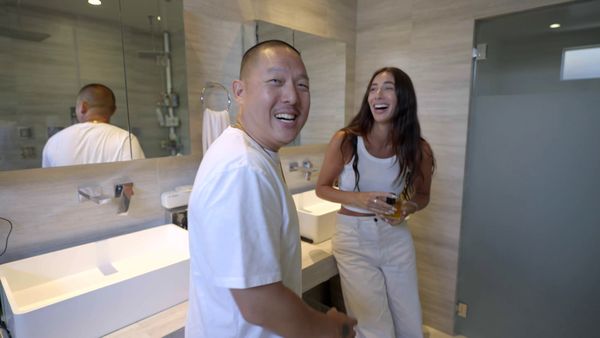 MTV Cribs LT - Debbie Mazar / Eddie Huang