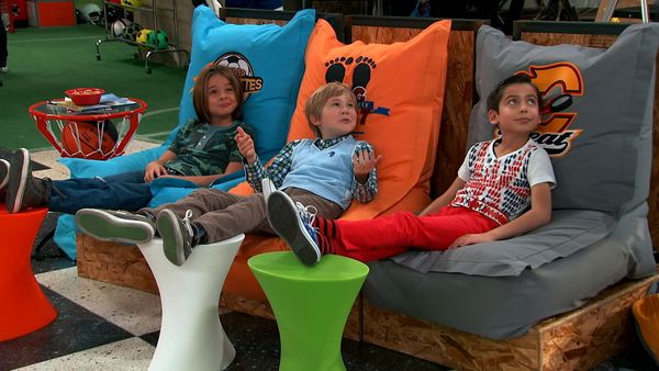 Nicky, Ricky, Dicky e Dawn - Pegue o dinheiro e fuja