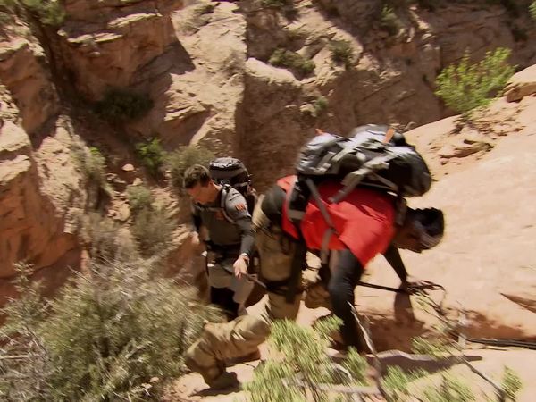 Running Wild With Bear Grylls - Bear Grylls, Deon Sanders