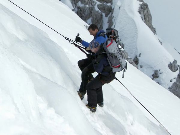 Running Wild With Bear Grylls - Bear Grylls, Jesse Tyler Ferguson
