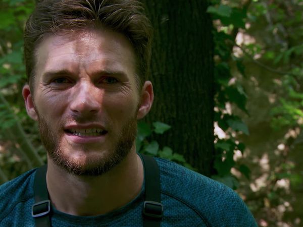 Running Wild With Bear Grylls - Bear Grylls, Scott Eastwood