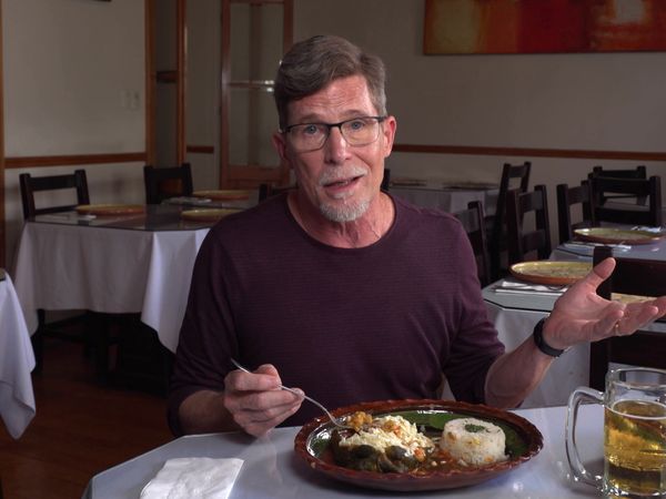 Mexico Un Plato a la Vez con Rick Bayless - Elegir Chiles Rellenos