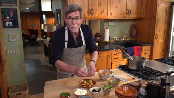 Mexico Un Plato a la Vez con Rick Bayless - Enseñanza de Sopa de Tortilla