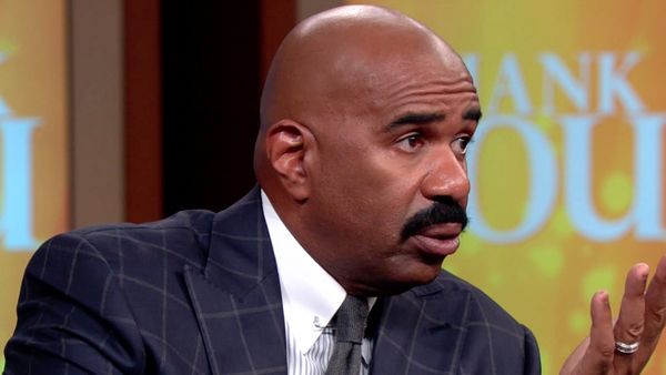 Steve Harvey Show - Finding Mr. Right on Tinder