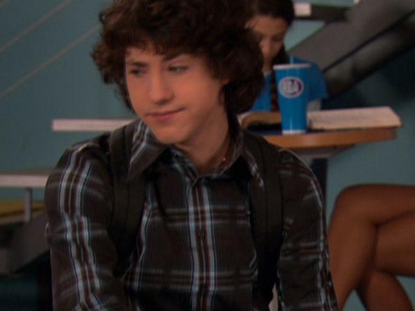 Zoey 101 - A tort et à travers