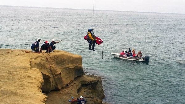 Lifeguard! - Helicopter Cliff Extraction!