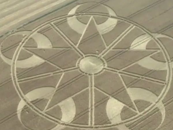 The Conspiracy Show With Richard Syrett - Crop Circles