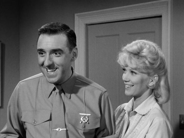 Gomer Pyle, U.S.M.C. - The Case of the Marine Bandit