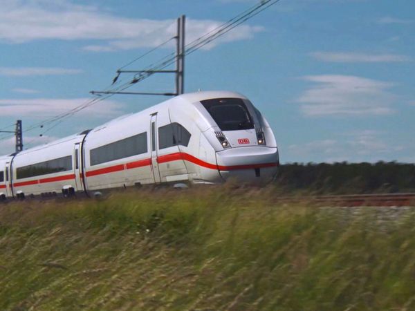 Ultimate Vehicles - Ultimate Trains