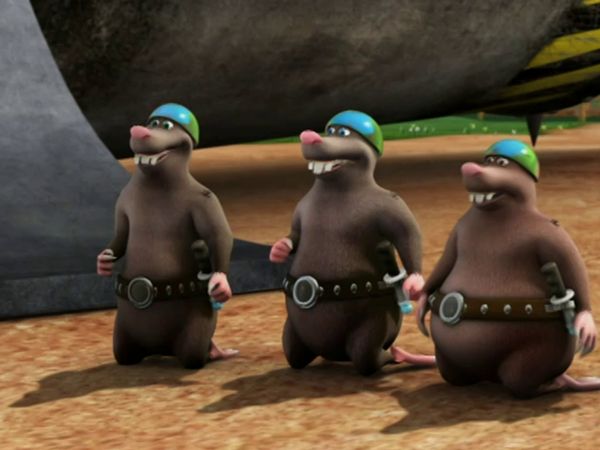 Back at the Barnyard - Plucky y yo / Cerdo de los Topos