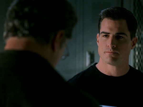 CSI: Crime Scene Investigation - Gentle, Gentle