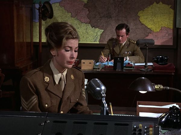 Hogan's Heroes - The Pizza Parlor
