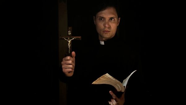 Historias de Ultratumba - Líbranos del Mal