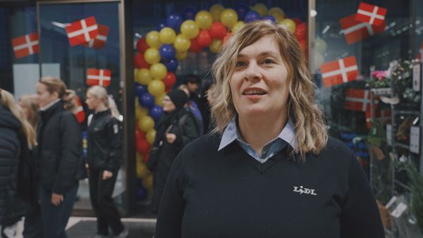 Discountheltene - Den store åbning