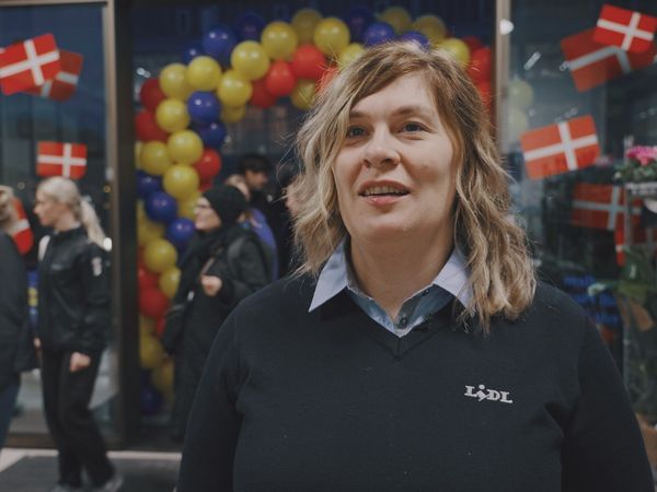 Discountheltene - Den store åbning