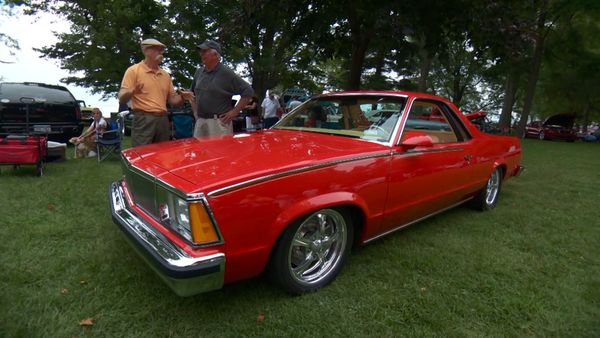 Mi Coche Clasico - Exhibición de Autos en la Playa de Olcott