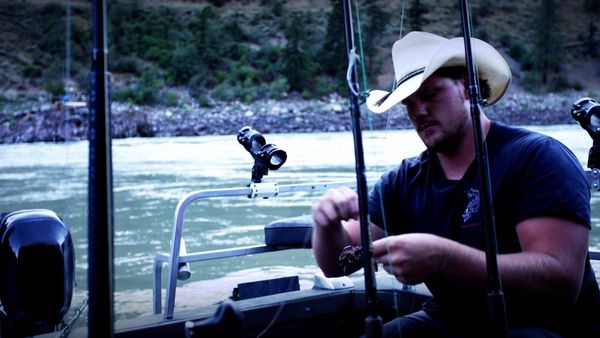 Monster Fish - Canadian Sturgeon and Fishtails Canyon