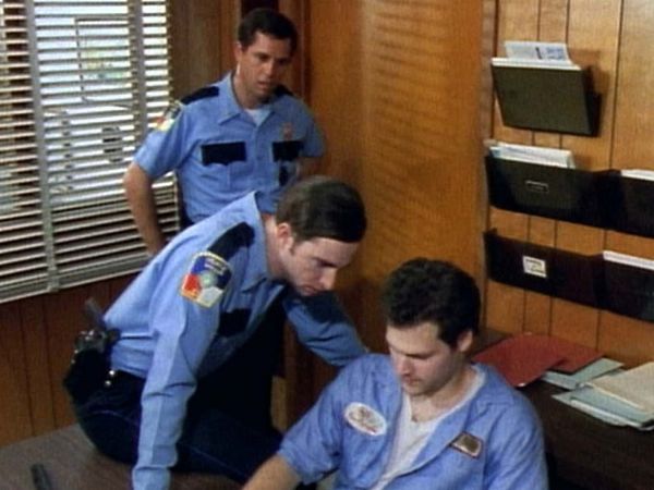 Unsolved Mysteries with Dennis Farina - Episode 11
