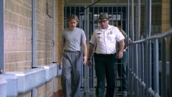 Unsolved Mysteries with Dennis Farina - Episode 18