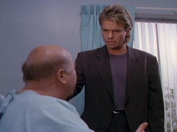 MacGyver - Hind-Sight