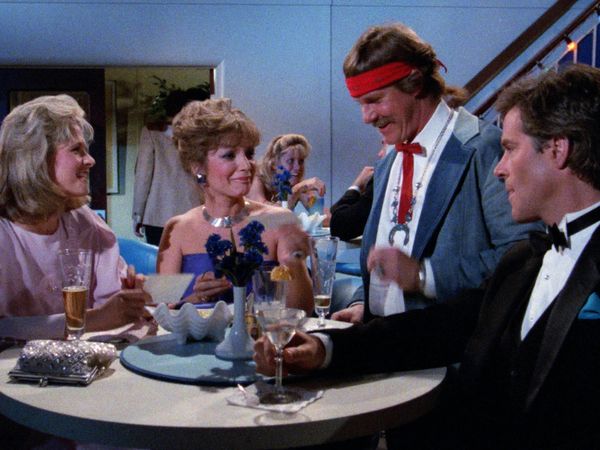 The Love Boat - Frat Wars, Return Of The Lambdas, Hippies And Yuppies