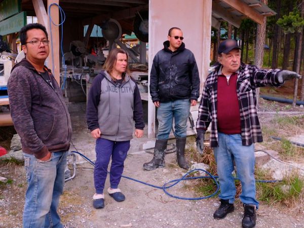 La Fiebre del Jade - Atrapado en el Medio