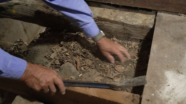 This Old House - First Period Gambrel | Exposing Problems