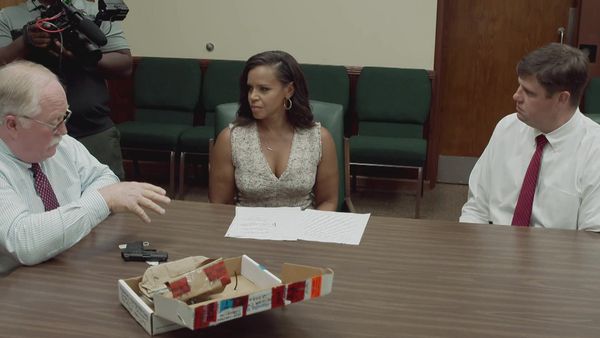 48 Hours - The Death of an Officer's Wife