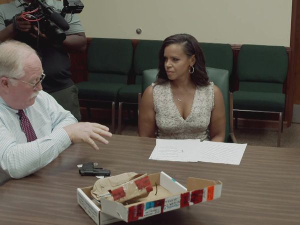 48 Hours - The Death of an Officer's Wife